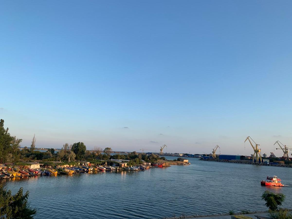 Kallatia Studio Saturn Mangalia Bagian luar foto